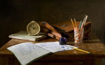 Jakie są zadania tłoka silnika spalinowego?