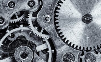 Czy silnik benzynowy może dymić?